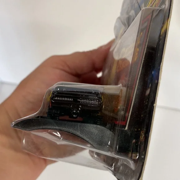 OZZY OZBOURNE Hot Rockin’ Steel Die Cast Street Series Original Packaging! - Picture 6 of 7